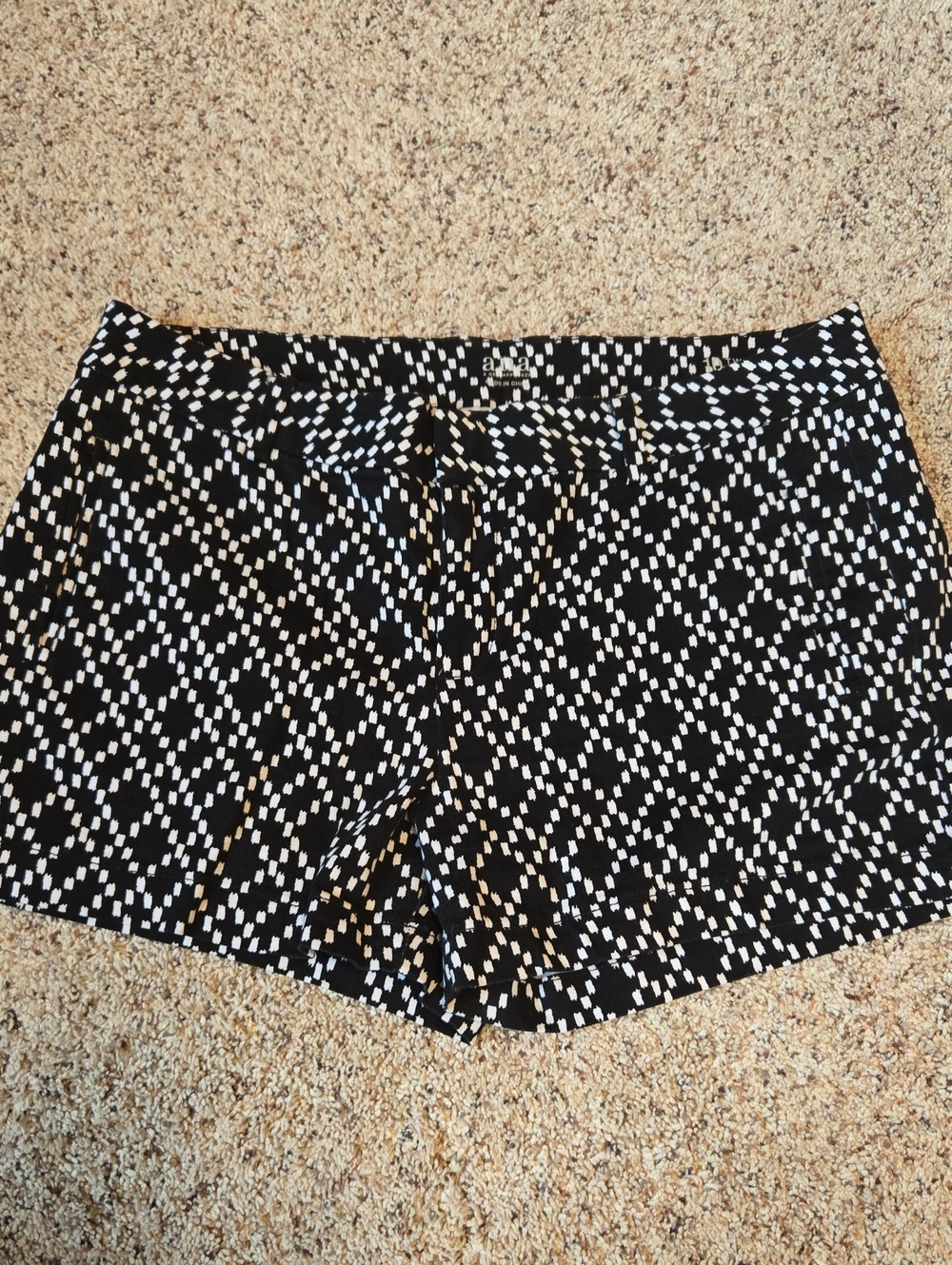 A.N.A.  Black White Geometric Twill Shorts Womens Size 10
